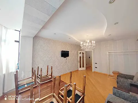 Satılır 3 otaqlı mənzil 126.5 m² — Bakı, İnşaatçılar 3 otaq 126.50 m²