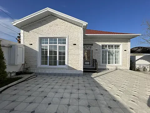 Satılır 4 otaqlı həyət evi 140 m² — Bakı 4 otaq 140.00 m²