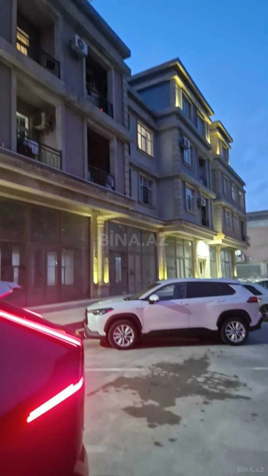 Satılır 3 otaqlı mənzil 110 m²