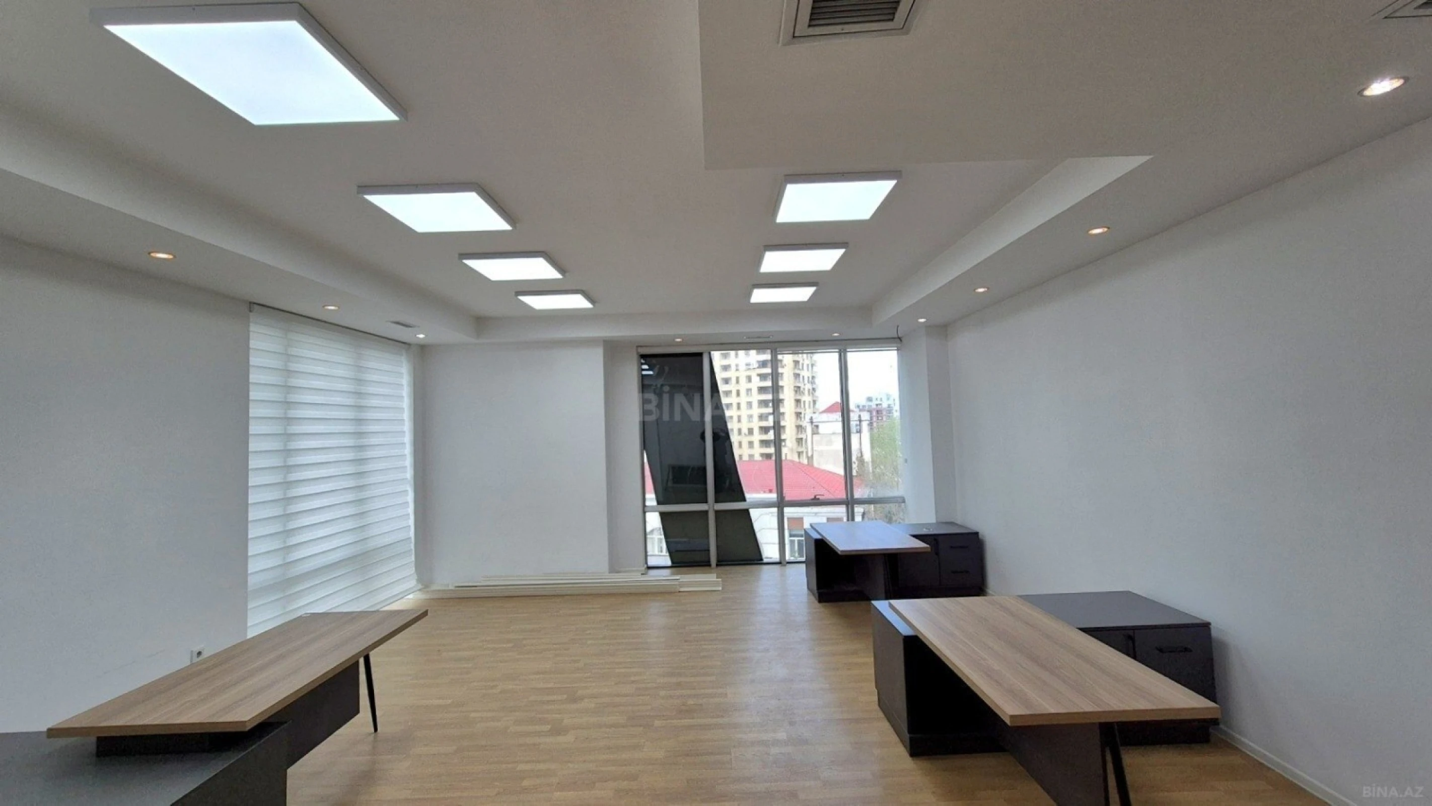 Satılır 4 otaqlı ofis 214 m²