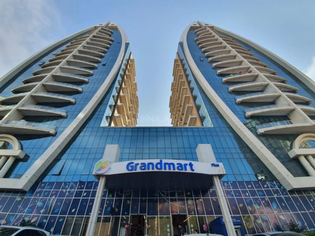 Satılır 4 otaqlı ofis 214 m²