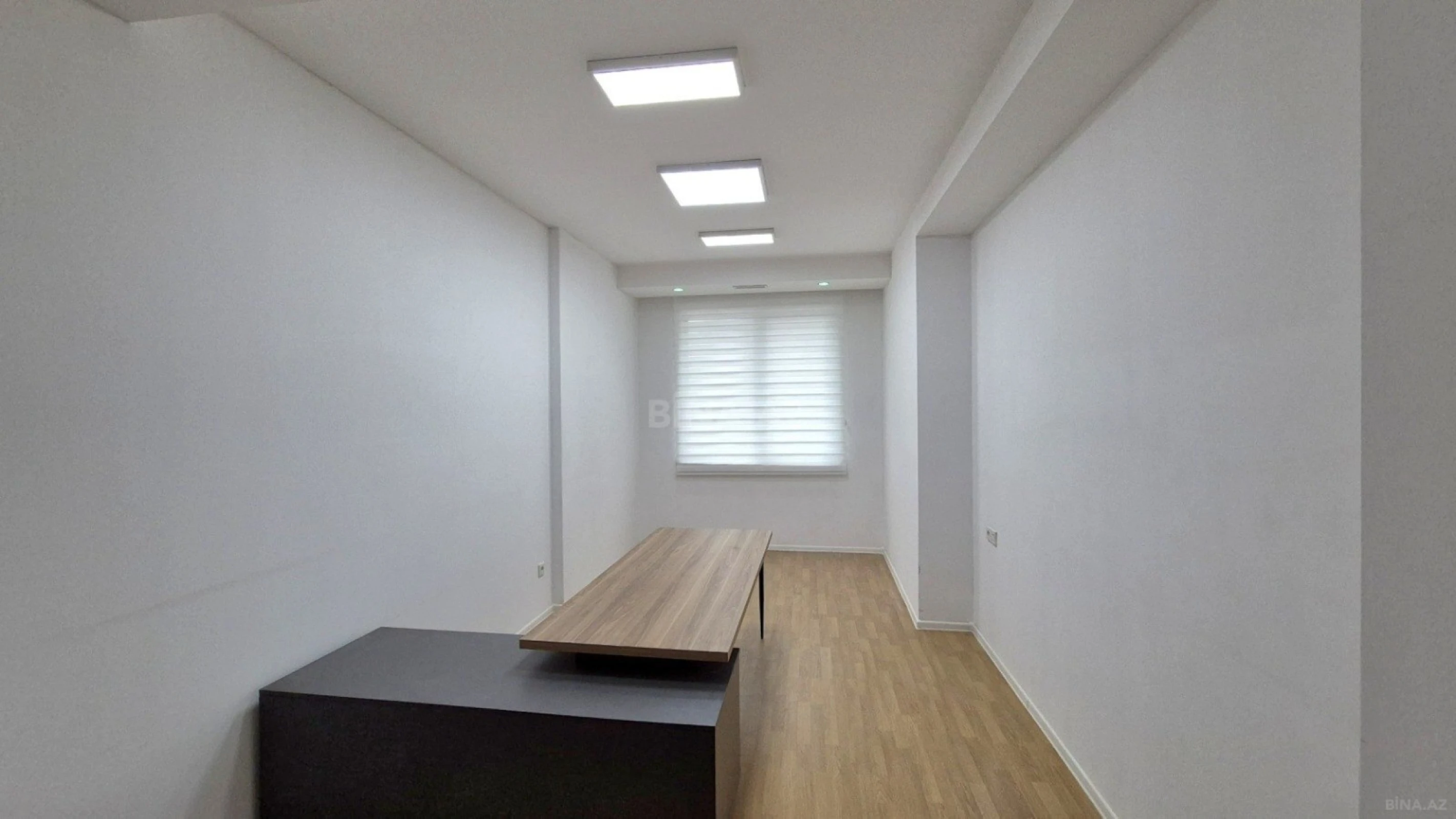 Satılır 4 otaqlı ofis 214 m²