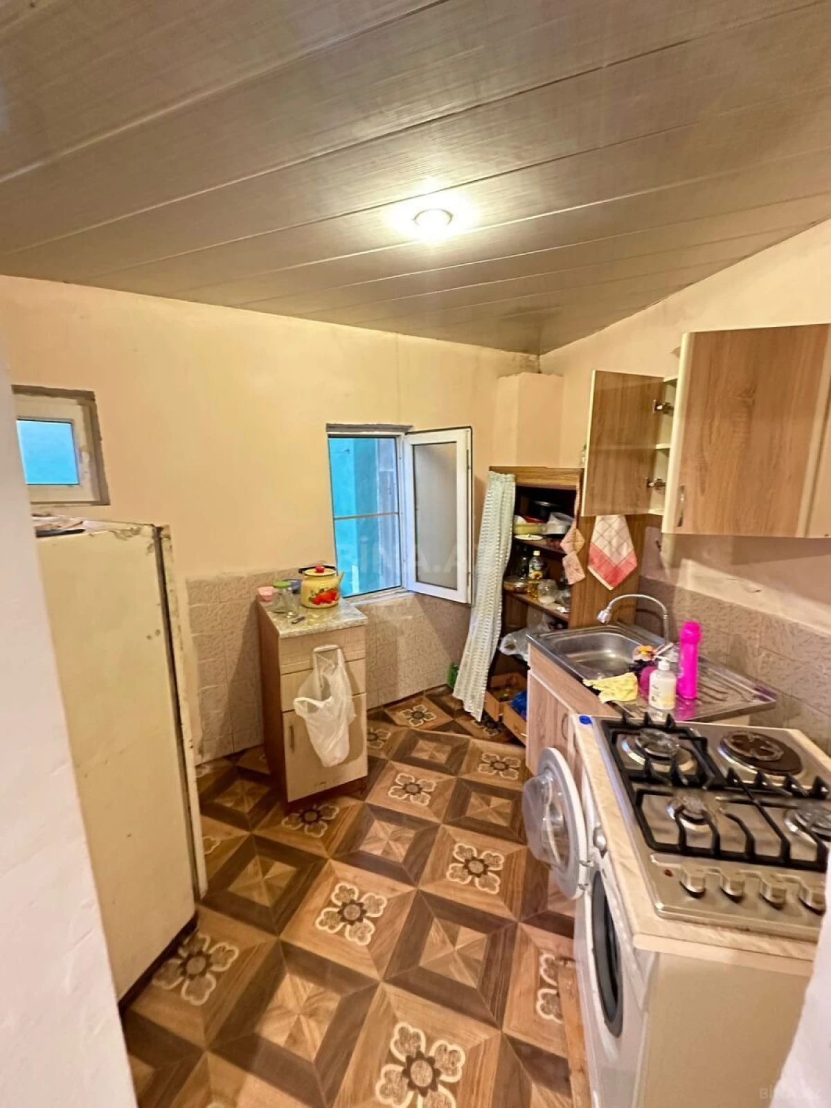 Satılır 5 otaqlı həyət evi 140 m²