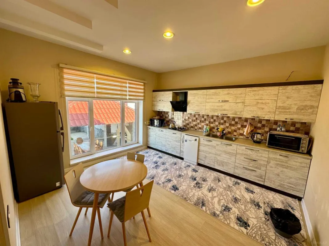 Satılır 4 otaqlı həyət evi 180 m²