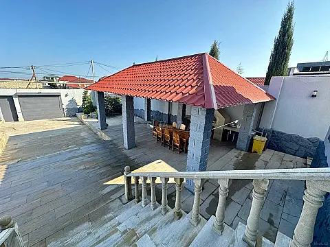 Satılır 4 otaqlı həyət evi 180 m²