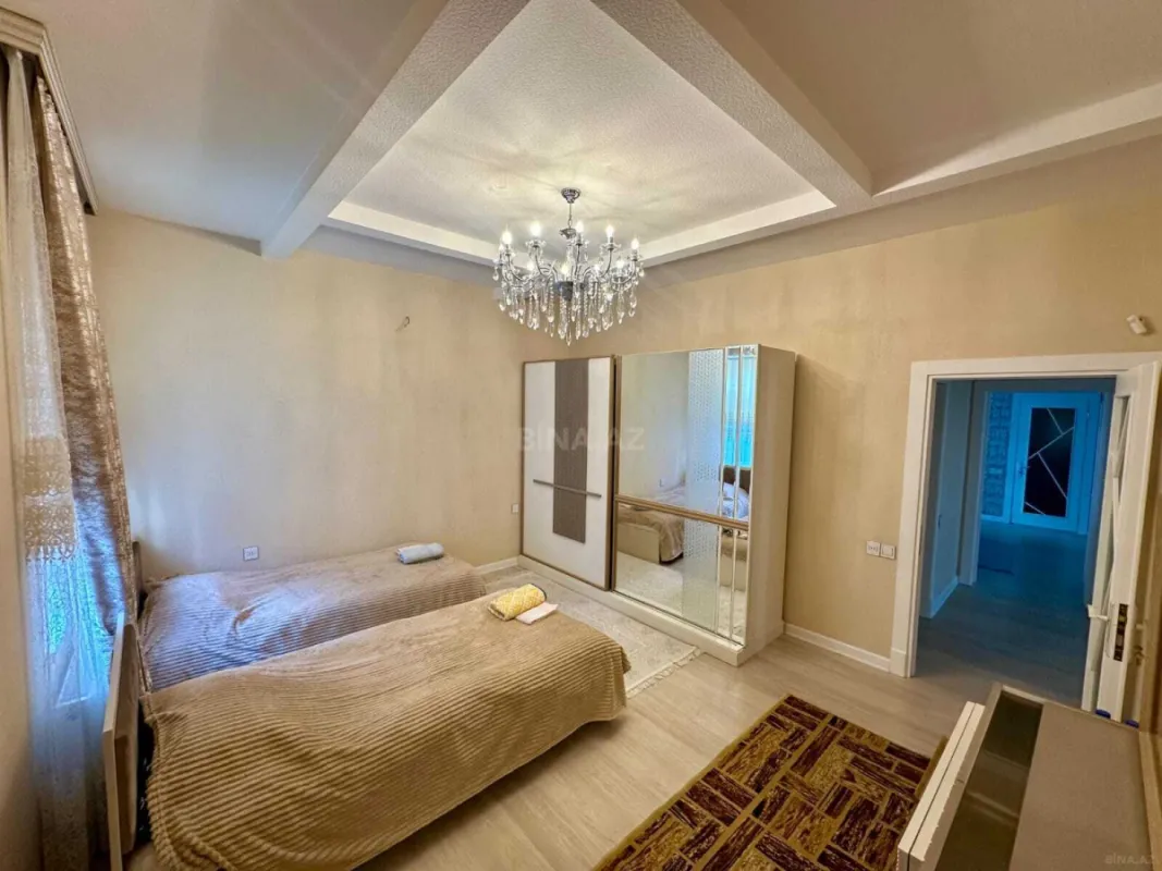 Satılır 4 otaqlı həyət evi 180 m²