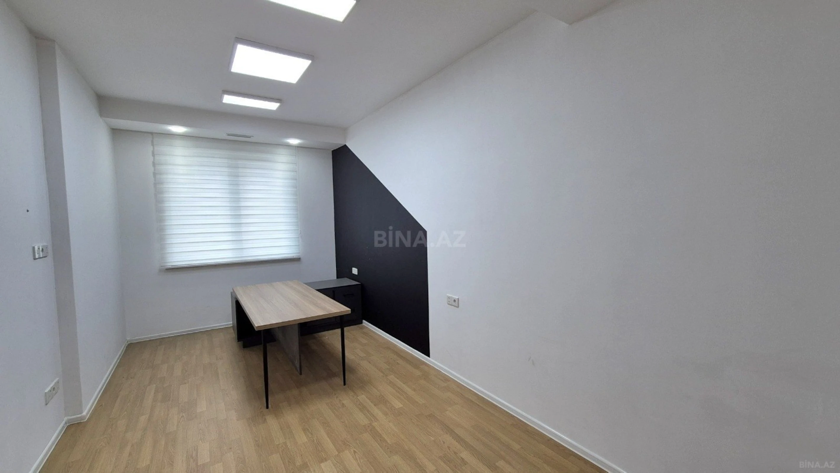 Satılır 4 otaqlı ofis 214 m²