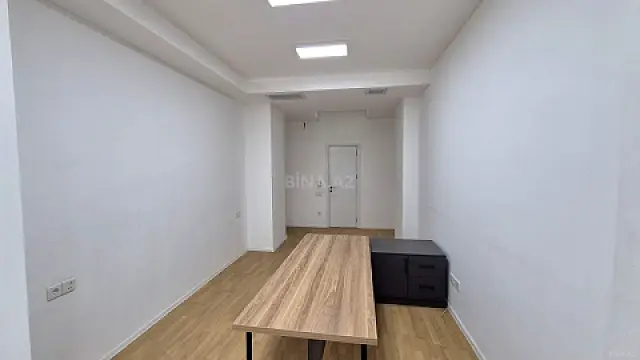 Satılır 4 otaqlı ofis 214 m²