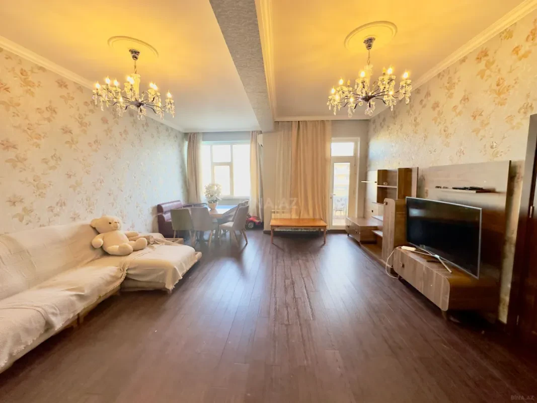 Satılır 4 otaqlı mənzil 165 m²