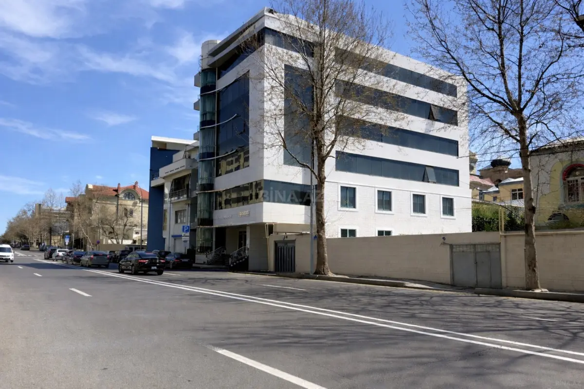 Satılır obyekt 2590 m²