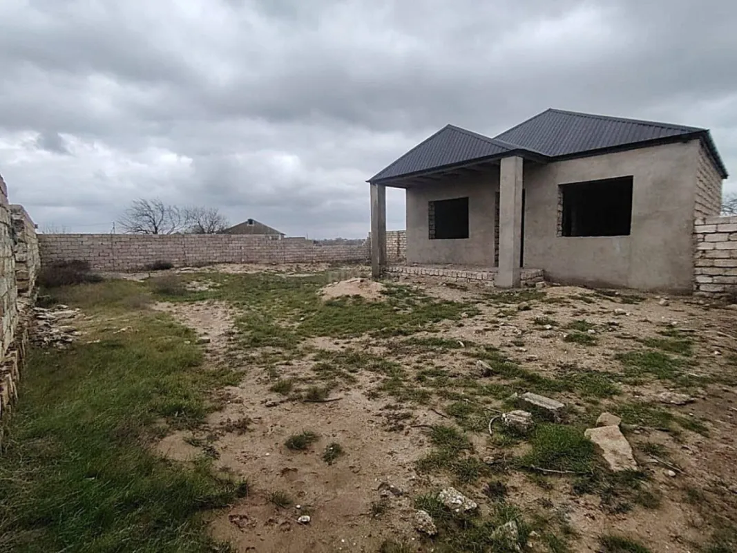 Satılır 2 otaqlı həyət evi 90 m²