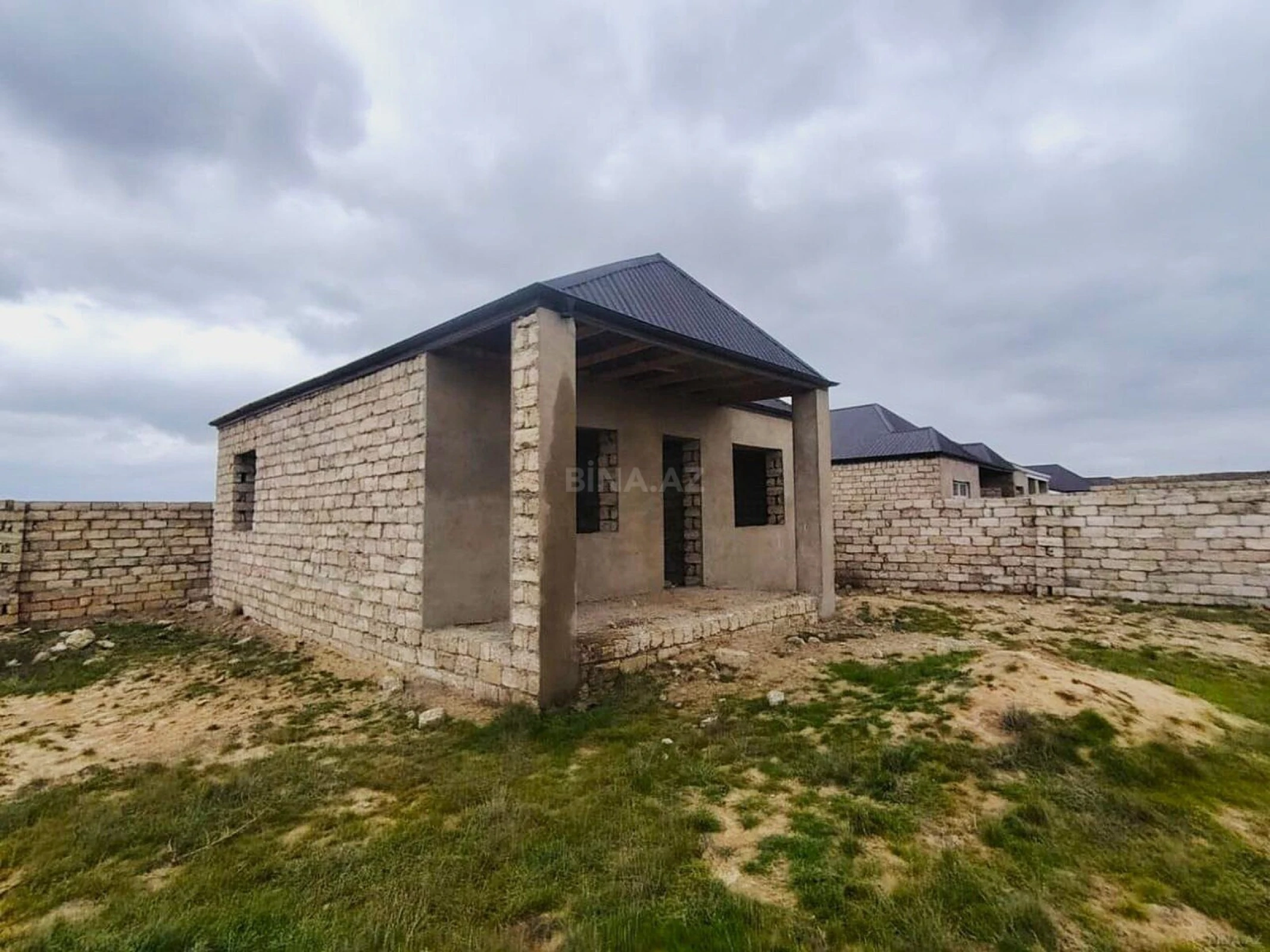 Satılır 2 otaqlı həyət evi 90 m²