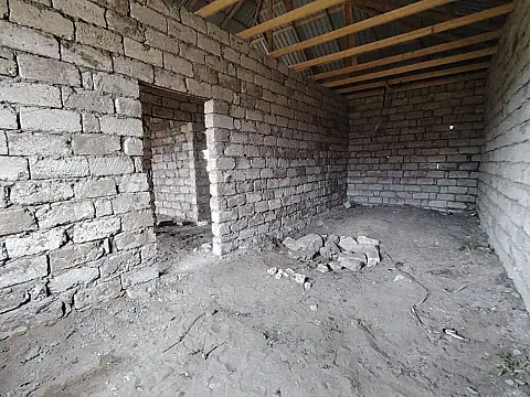 Satılır 2 otaqlı həyət evi 90 m²