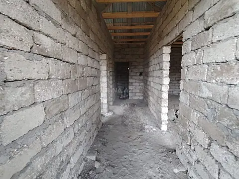 Satılır 2 otaqlı həyət evi 90 m²