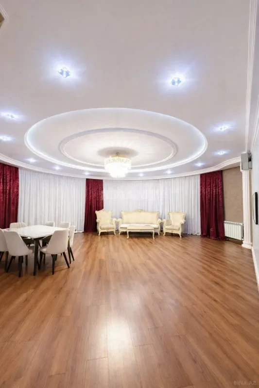 Satılır 3 otaqlı mənzil 165 m²