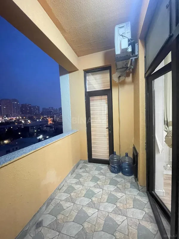 Satılır 2 otaqlı mənzil 97 m²