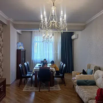 Satılır 4 otaqlı mənzil 141 m² — Bakı, İnşaatçılar 4 otaq 141.00 m²