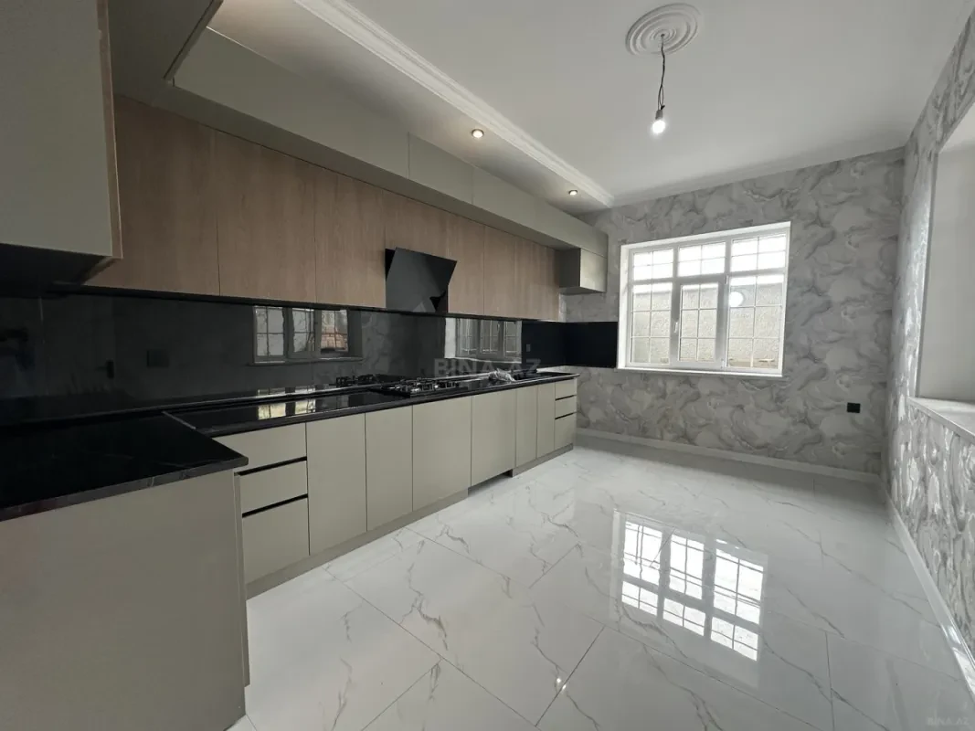 Satılır 4 otaqlı həyət evi 250 m²