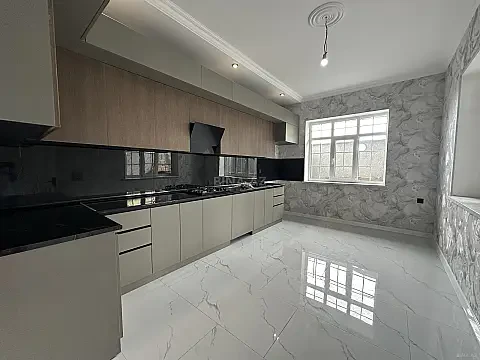 Satılır 4 otaqlı həyət evi 250 m² — Bakı 4 otaq 250.00 m²