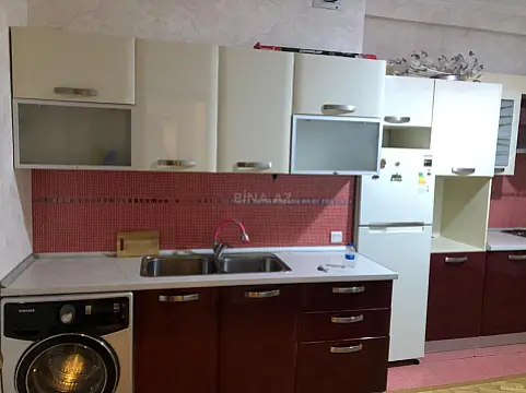 Kirayə verilir 2 otaqlı mənzil 83 m²