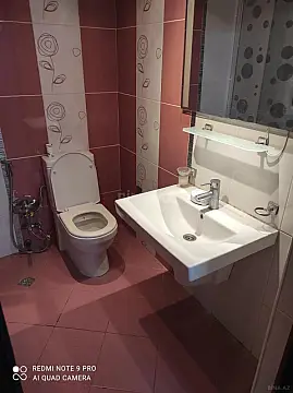 Kirayə verilir 2 otaqlı mənzil 83 m²