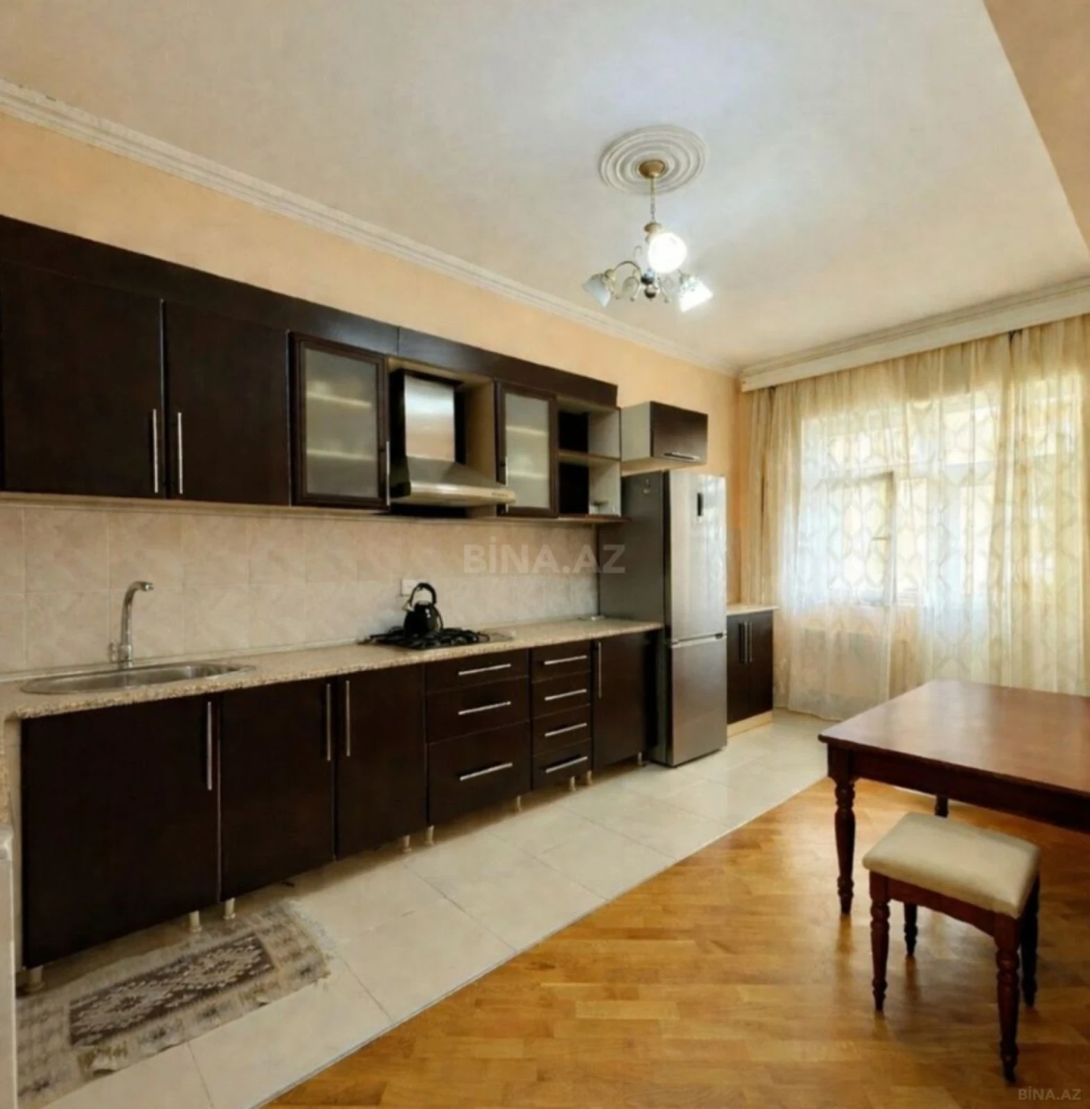 Kirayə verilir 3 otaqlı mənzil 120 m²
