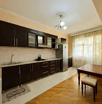 Kirayə verilir 3 otaqlı mənzil 120 m² — Bakı 3 otaq 120.00 m²