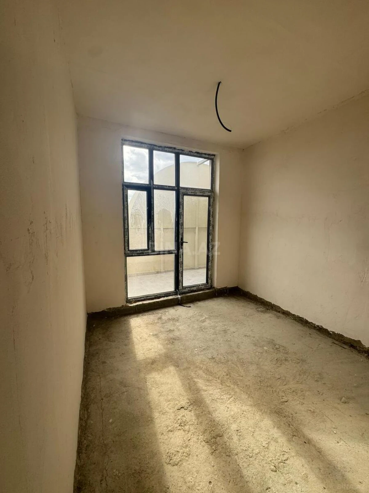 Satılır 4 otaqlı mənzil 146.2 m²