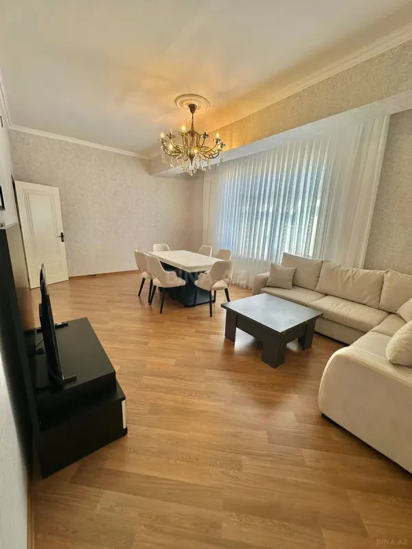 Kirayə verilir 3 otaqlı mənzil 120 m²