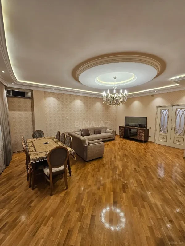 Satılır 3 otaqlı mənzil 140 m²