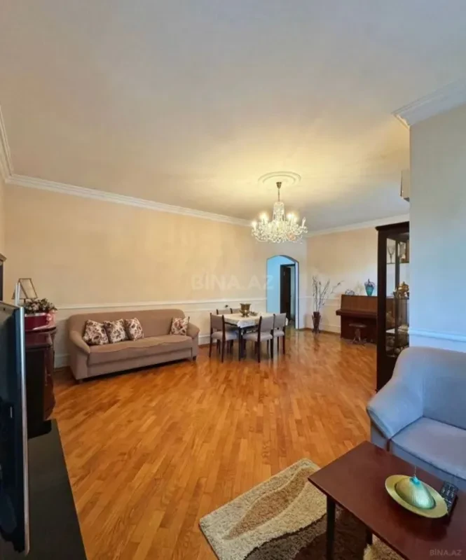 Kirayə verilir 3 otaqlı mənzil 120 m²