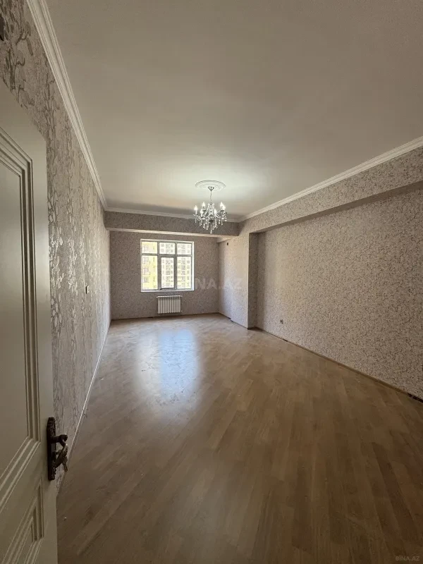 Satılır 2 otaqlı mənzil 102 m²