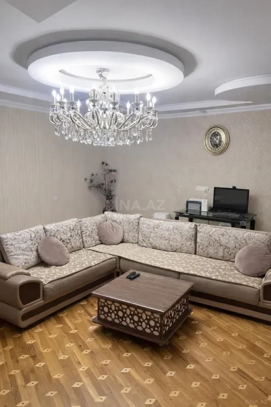 Satılır 5 otaqlı mənzil 120 m²