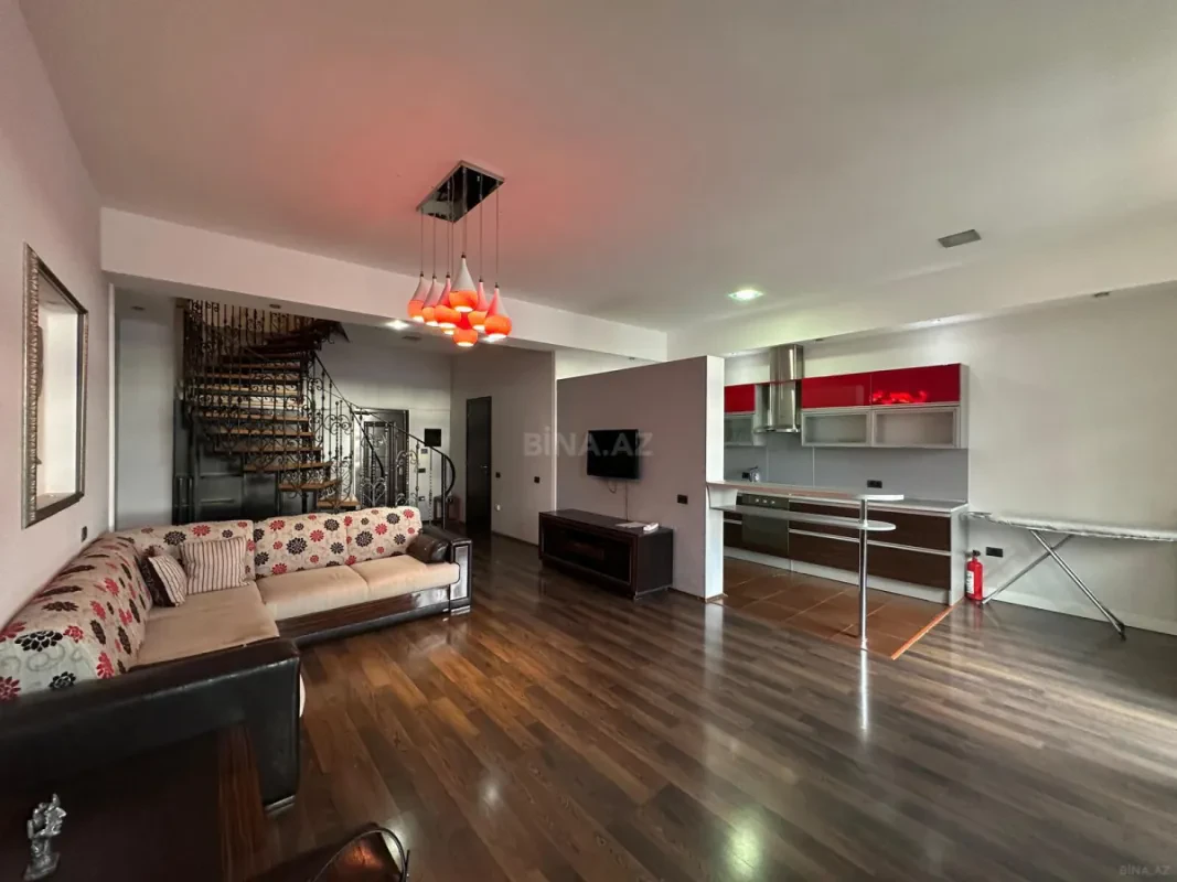 Kirayə verilir 3 otaqlı mənzil 135 m²
