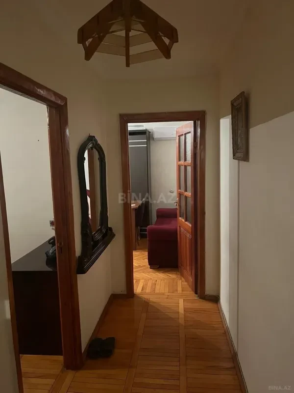 Kirayə verilir 2 otaqlı mənzil 68 m²