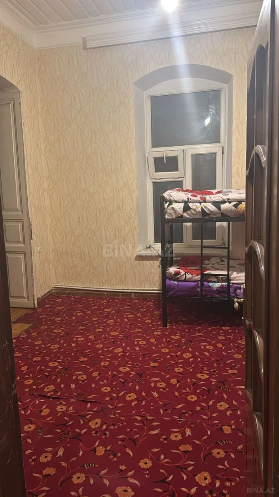 Kirayə verilir 4 otaqlı mənzil 200 m²
