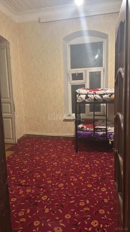 Kirayə verilir 4 otaqlı mənzil 200 m²