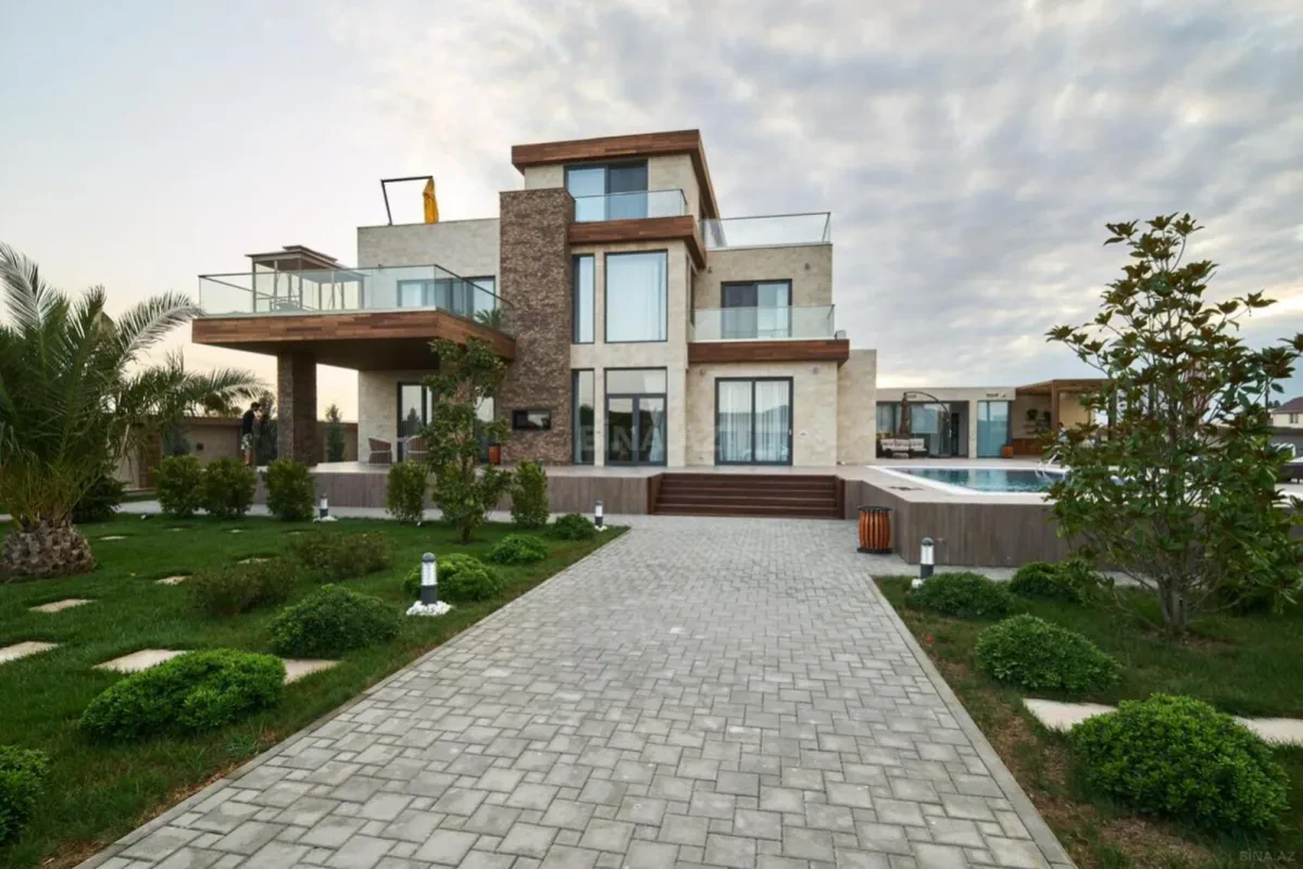 Kirayə verilir 6 otaqlı həyət evi 550 m²