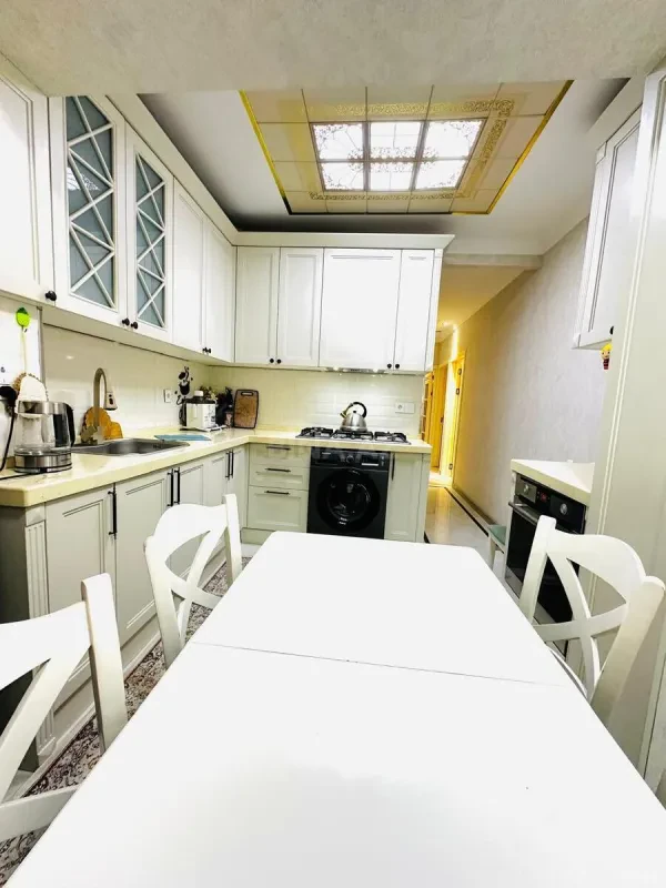 Satılır 4 otaqlı mənzil 105 m²