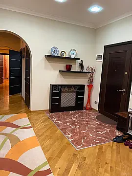 Kirayə verilir 4 otaqlı mənzil 220 m² — Bakı 4 otaq 220.00 m²