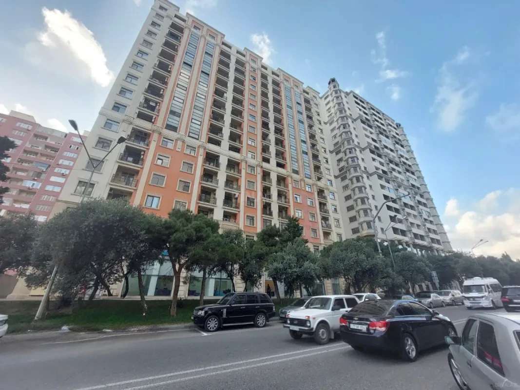Satılır 3 otaqlı mənzil 97 m²