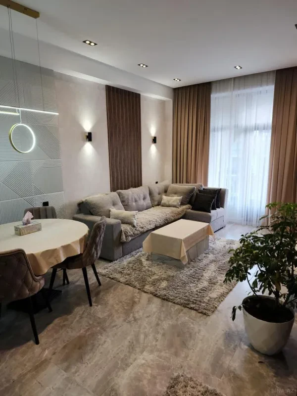 Kirayə verilir 2 otaqlı mənzil 70 m²