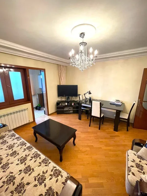 Satılır 2 otaqlı mənzil 65 m²