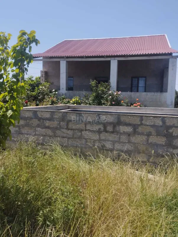 Satılır 3 otaqlı həyət evi 100 m²