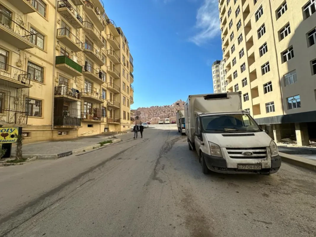 Satılır 1 otaqlı mənzil 44 m²