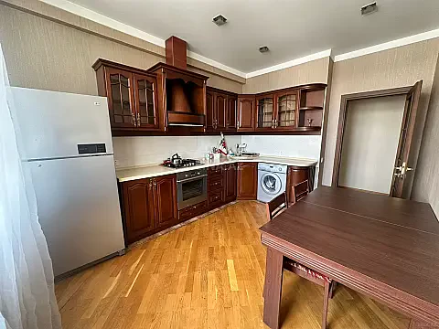 Kirayə verilir 2 otaqlı mənzil 90 m² — Bakı, İnşaatçılar 2 otaq 90.00 m²