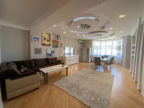 Kirayə verilir 3 otaqlı mənzil 152 m² — Bakı 3 otaq 152.00 m²