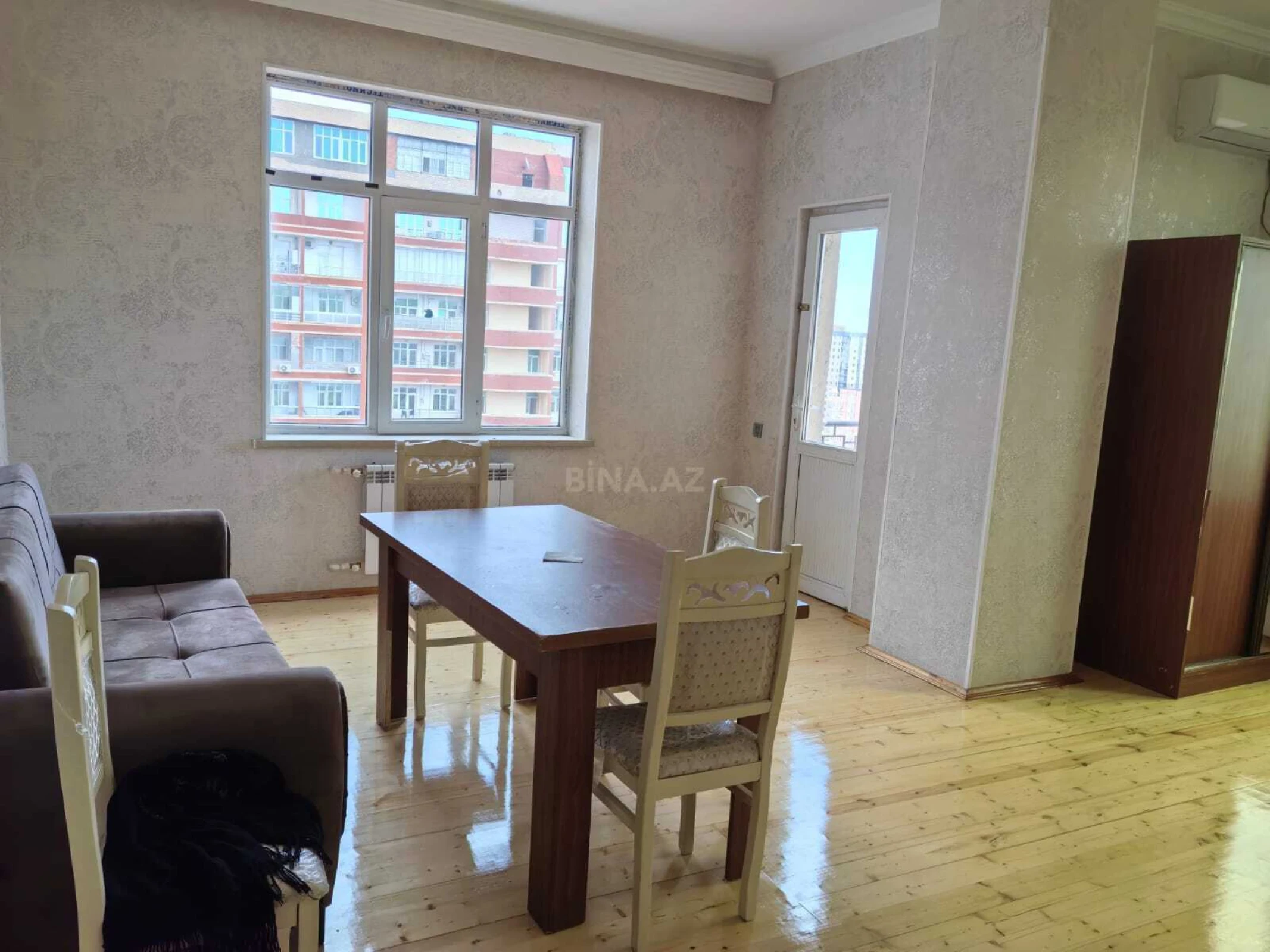Kirayə verilir 2 otaqlı mənzil 70 m²