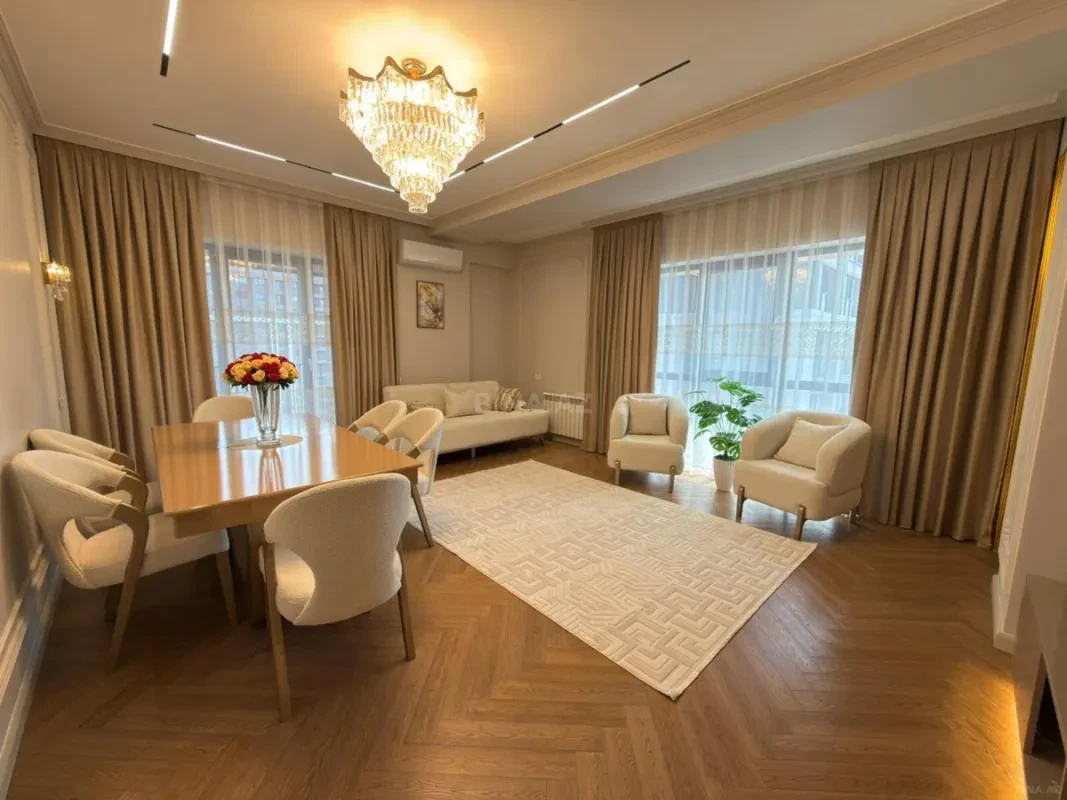 Satılır 3 otaqlı mənzil 127 m²