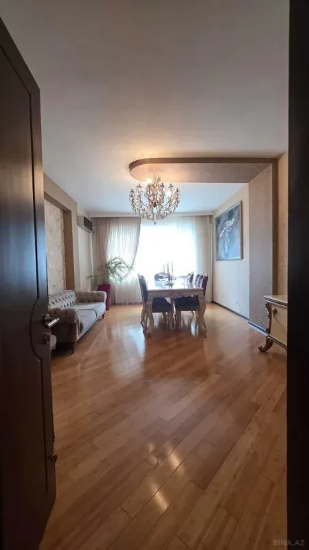 Satılır 3 otaqlı mənzil 123 m²